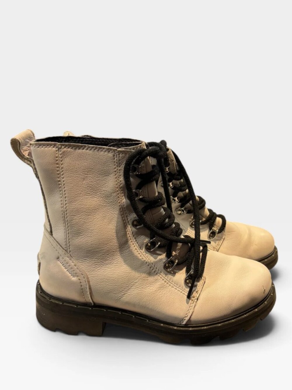 Sorel White Bootie, 6.5